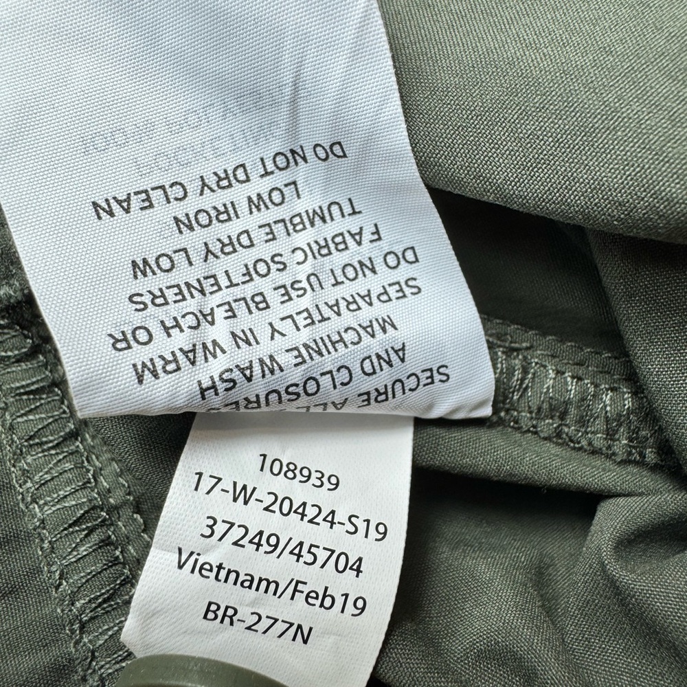REI  pants cargo size 8 convertible - Picture 3 of 12